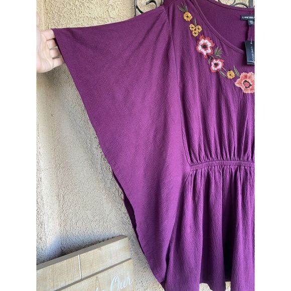 Lane Bryant embroidered flutter sleeve and sides top - size 18/20 - burgundy - Picture 4 of 7